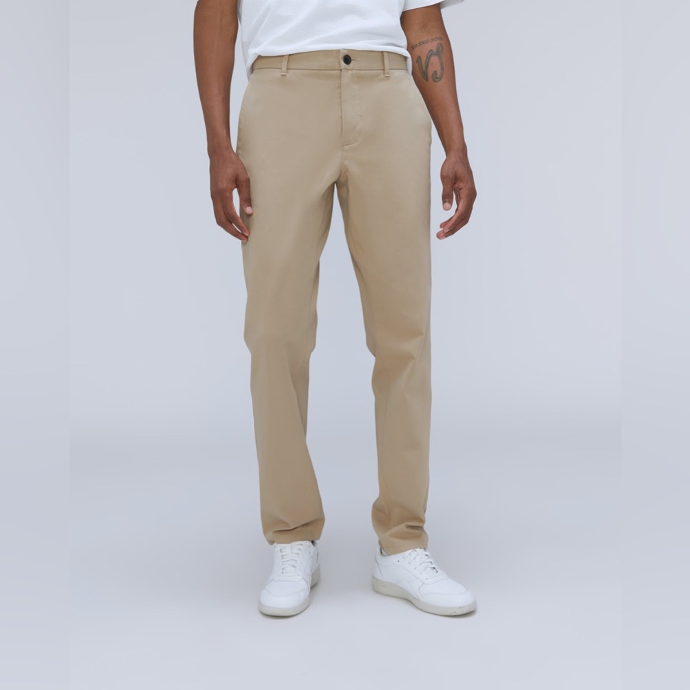 Everlane - The Performance Chino - Uniform - Trench Coat Khaki - 32/30 Slim Fit